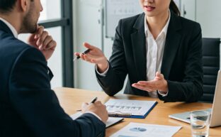 Mastering High Ticket Closing A Complete Guide to Closing Premium Deals